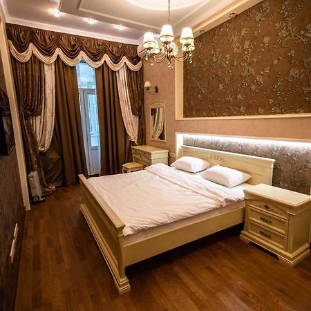Kyiv Classic Apartment Buitenkant foto