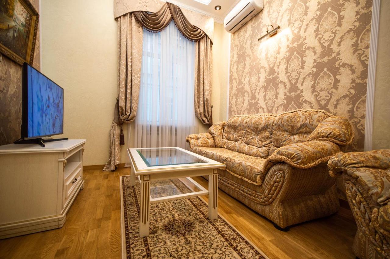 Kyiv Classic Apartment Buitenkant foto