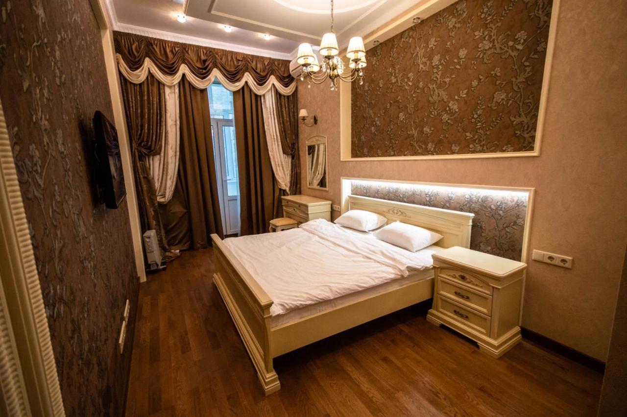 Kyiv Classic Apartment Buitenkant foto