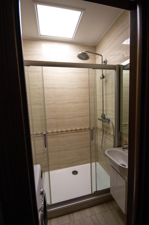 Kyiv Classic Apartment Buitenkant foto